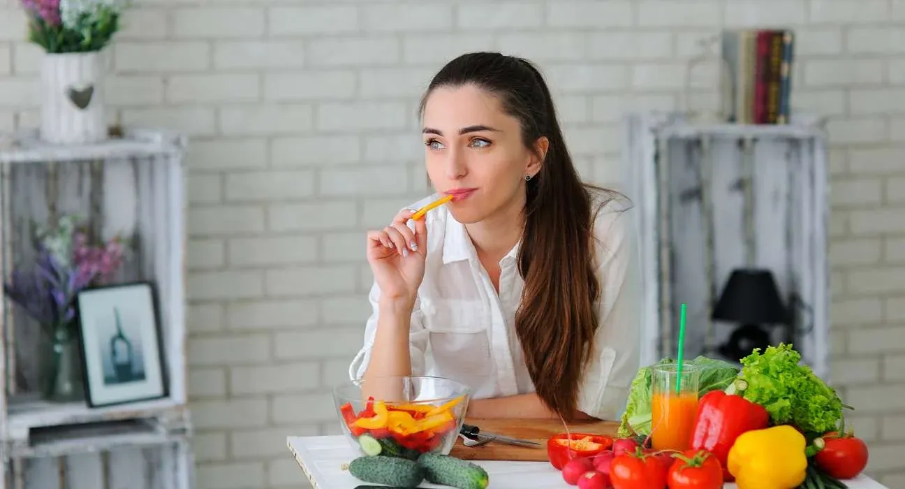 Deja de clasificar los alimentos como “buenos” o “malos”