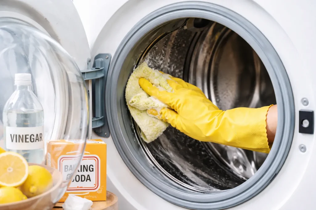 7 Soluciones Poderosas si tu lavadora huele mal (¡Arreglos Rápidos en 5 Minutos!)