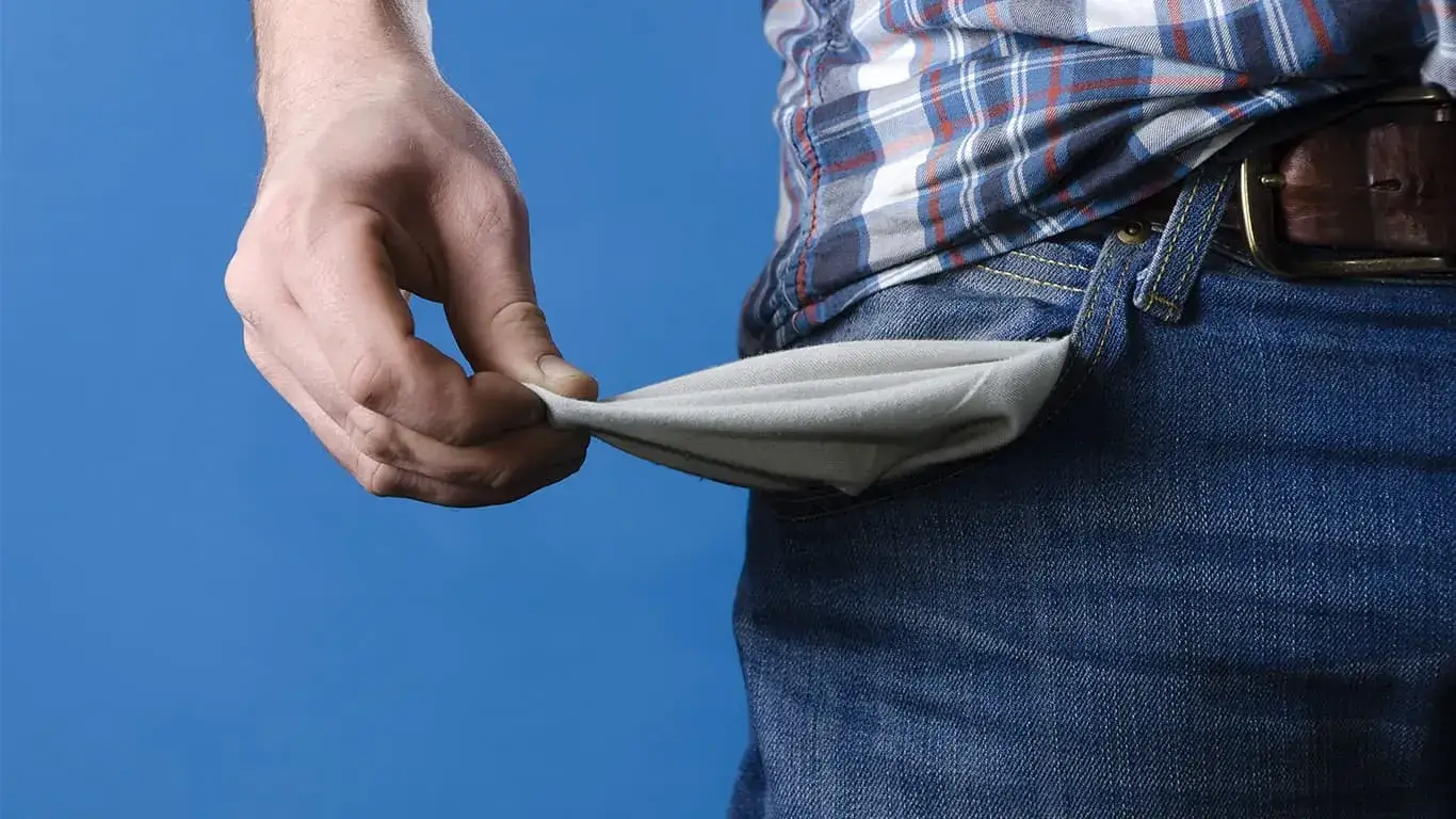 7 Razones Poderosas por las que Estás Siempre Sin Dinero (y Cómo Arreglarlo) en 2026