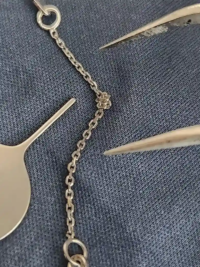 Aplica un lubricante ligero